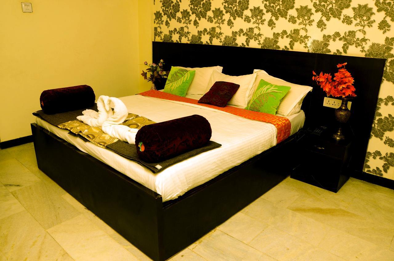 Gowtham Hotel